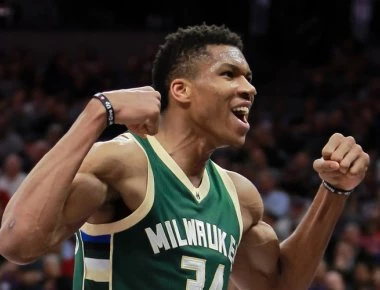 Ο Γιάννης Αντετοκούνμπο ψηφίστηκε κορυφαίος ξένος στο NBA!